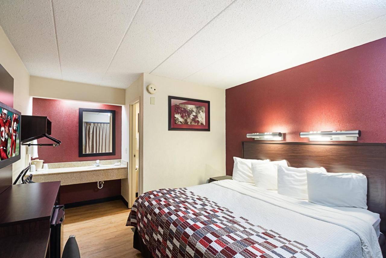 Red Roof Inn Cincinnati East - Beechmont Cherry Grove Dış mekan fotoğraf