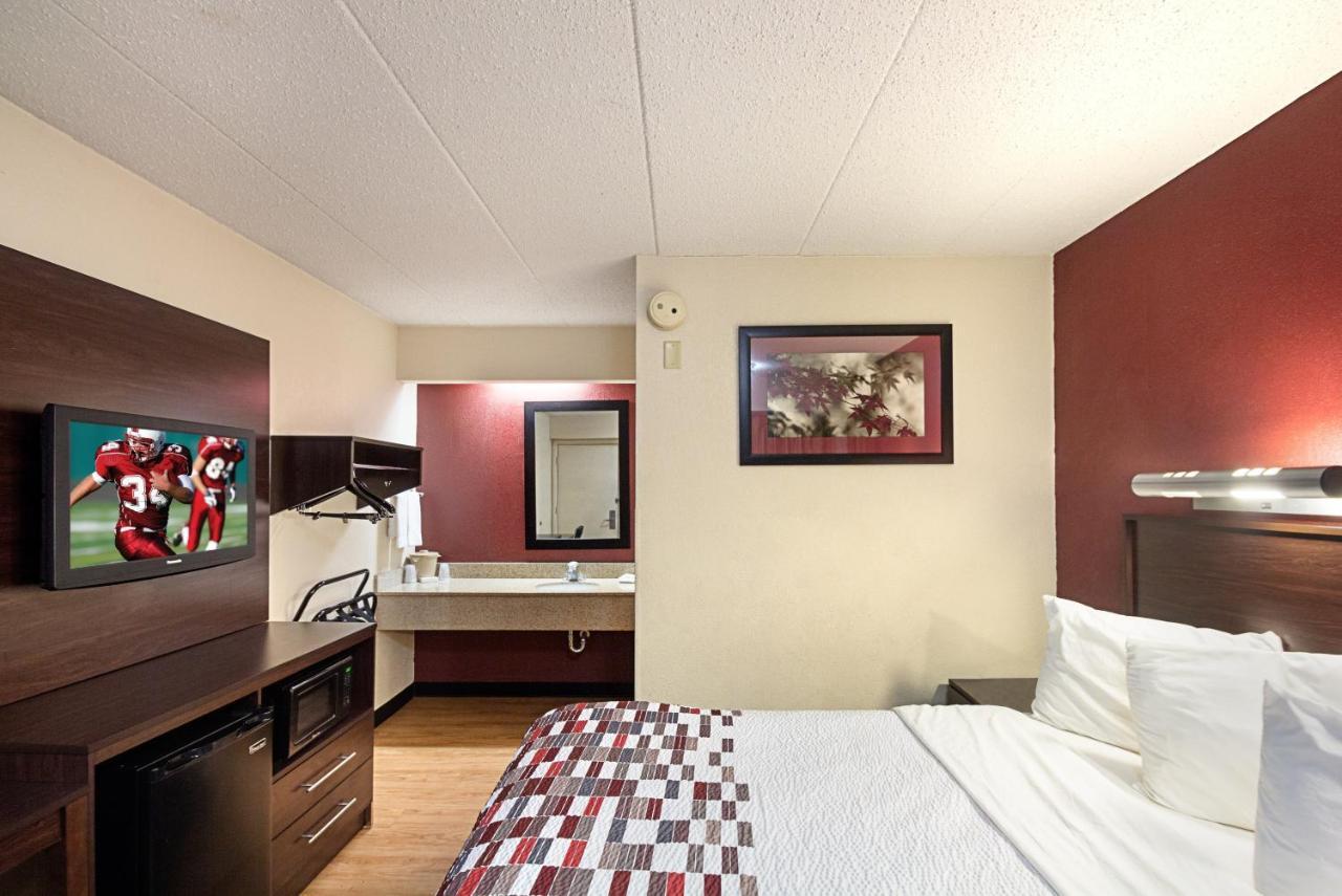 Red Roof Inn Cincinnati East - Beechmont Cherry Grove Dış mekan fotoğraf