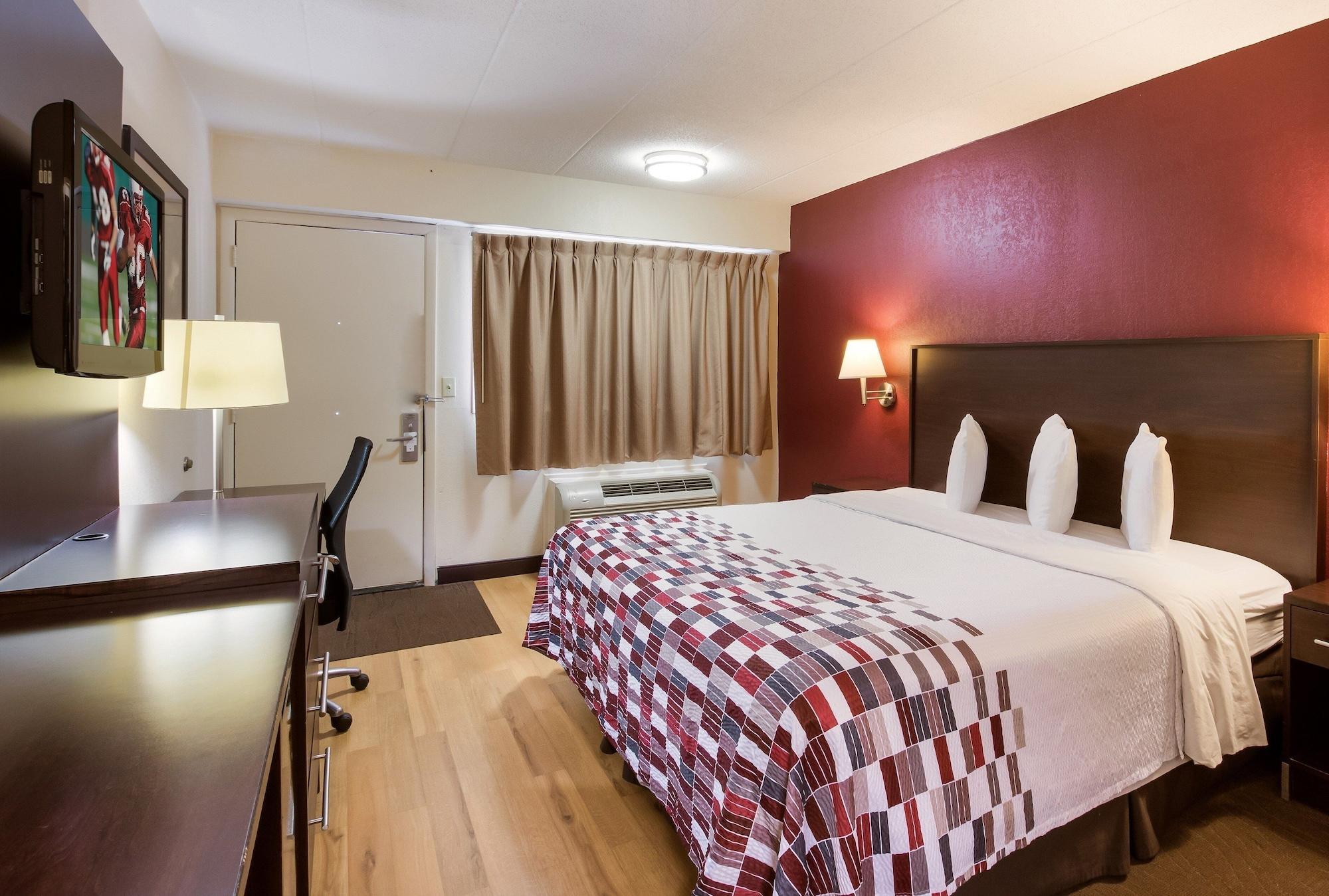 Red Roof Inn Cincinnati East - Beechmont Cherry Grove Dış mekan fotoğraf